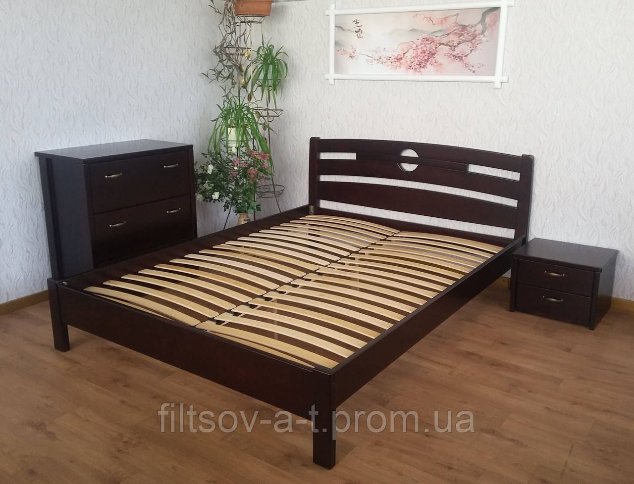 Двоспальне дерев'яне ліжко для спальні з масиву натурального дерева "Сакура" від виробника