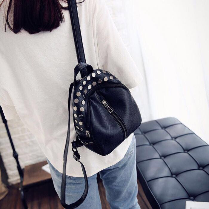 Модный маленький чёрный рюкзак для девушек Ривьет с заклёпками - фото 5 - id-p653879559