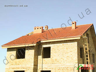 Монтаж керамической черепицы Roben Piemont.