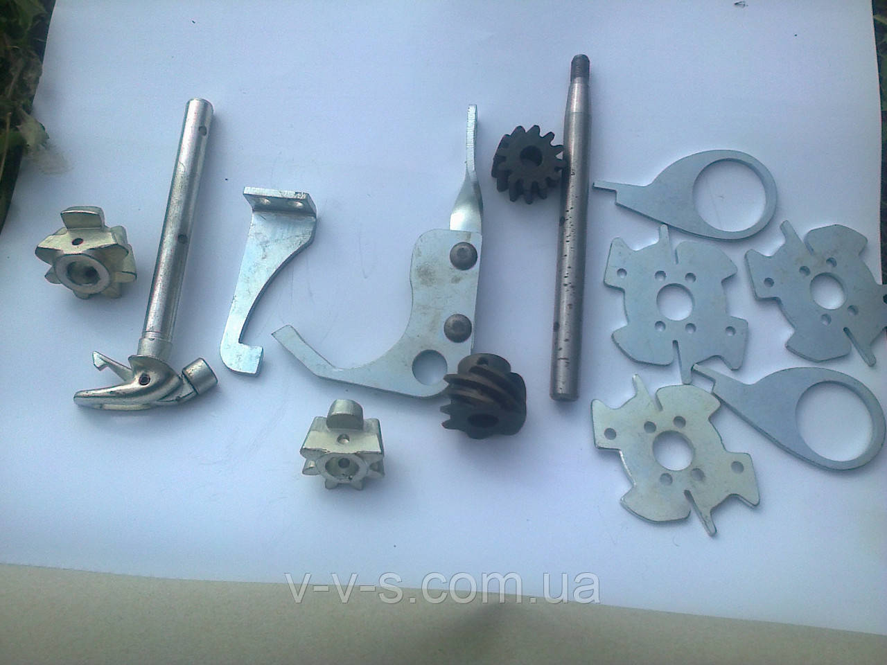 Запчастини прес-підбірник International Інтернаціонал 440