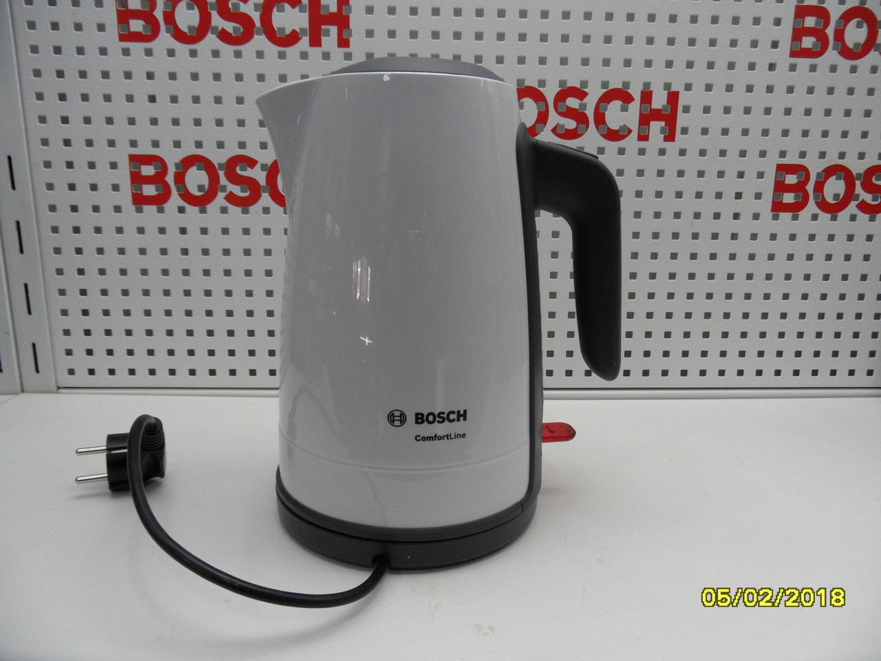 Електрочайник Bosch TWK6A011 пластиковий корпус