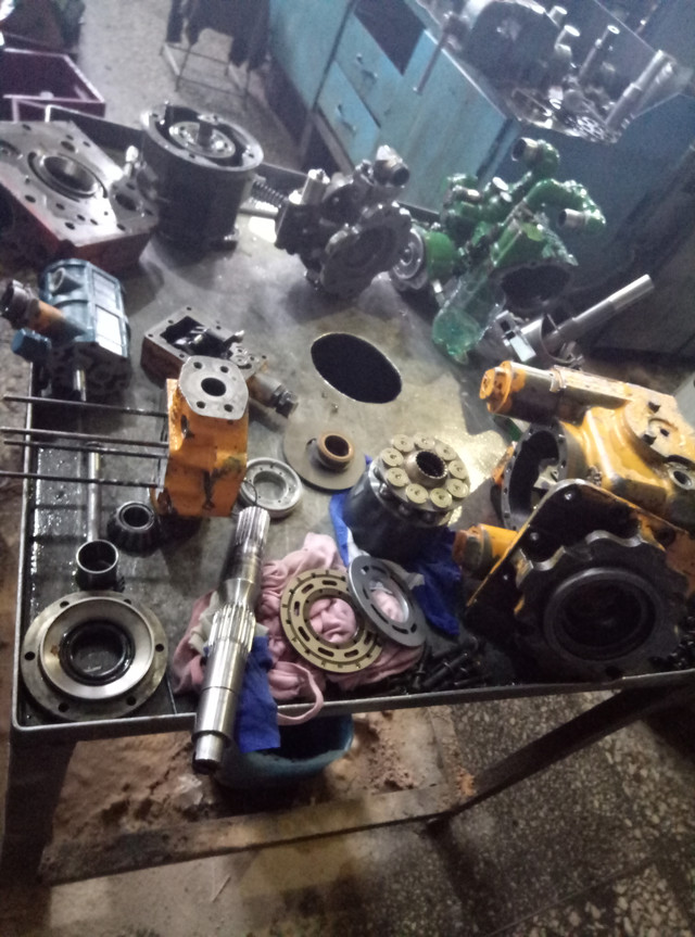 Розбирання гідронасосів Ремонтний ділянку, стіл для розбирання гідравлічних насосів