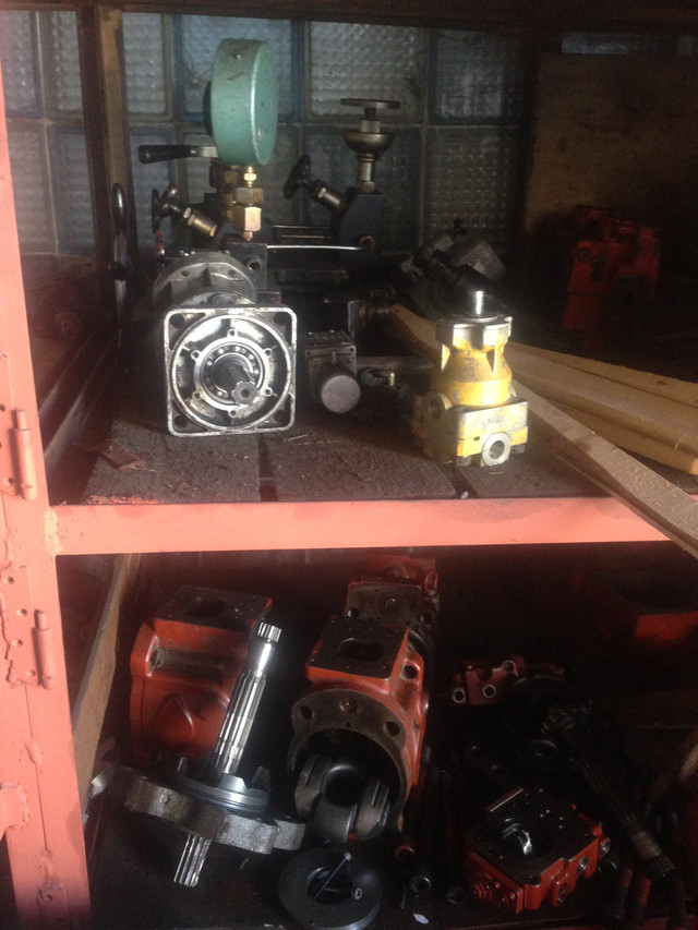 Гідронасос на стелаже Гідравліка гідравлічний насос на стелаже