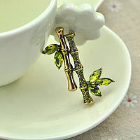 Незвичайна брошка Бамбук зі стразами модні тенденції 2018