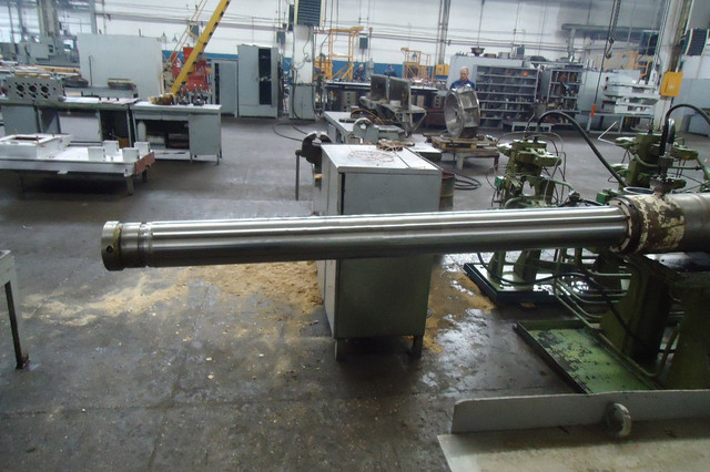 Гідроциліндр на стенді Верстат для діагностики гідравлічних циліндрів