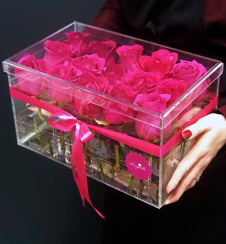 Акрилова коробка для квітів - на 15 троянд