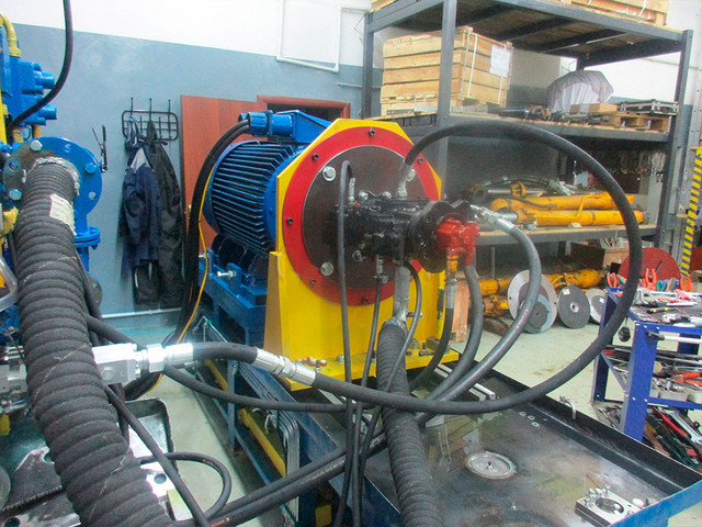 Випробування гідронасоса на стенді Гідро-Максимум Ремонт гідравліки гідравлічний насос на стенді для випробувань