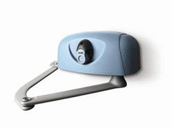 Nice Hyppo — привод для двостулкових воріт (ступка 3 м, до 400 кг.)