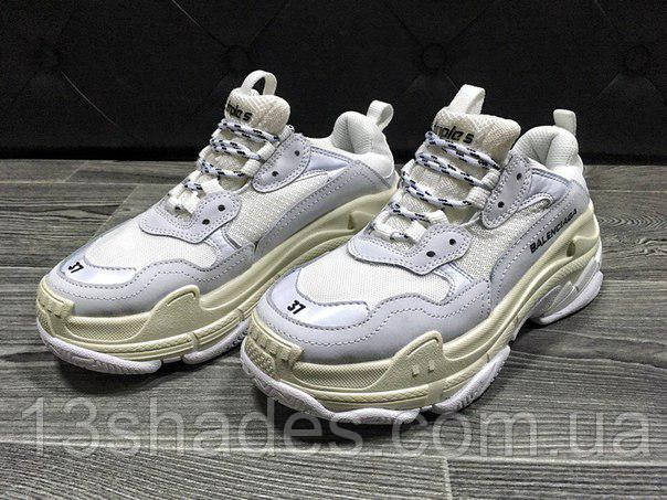 Кросівки жіночі Balenciaga Triple S "Cream"