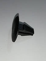 Кліпса кріплення обшивки багажника Москвіч 2141