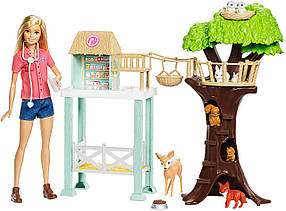 Набір Барбі Центр ветеринара і догляду за тваринами з лялькою Barbie Animal Rescuer Center Doll