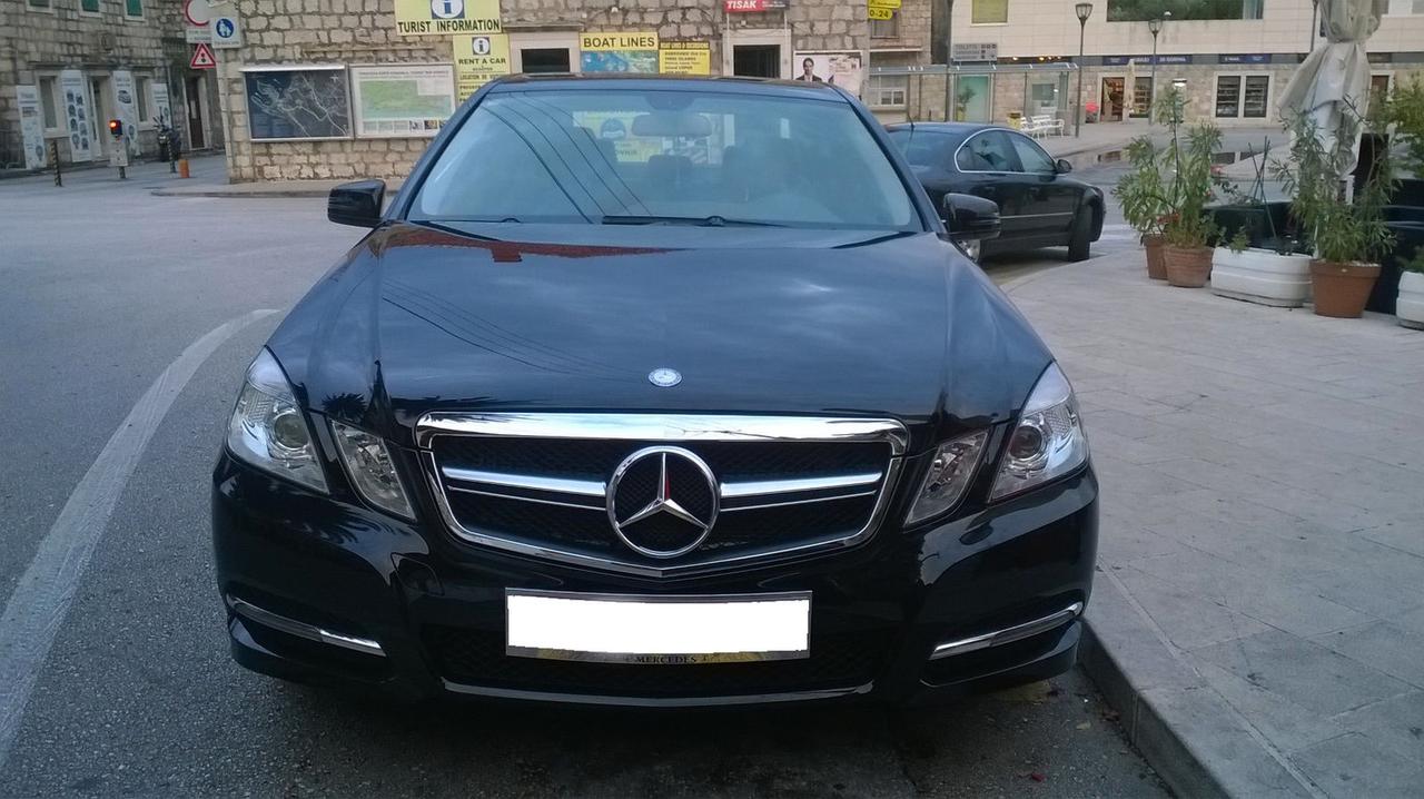Решітка радіатора Mercedes W212 (09-13) тюнінг стиль AMG 63 (хром), фото 1