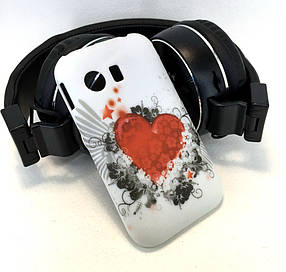 Чохол для Samsung S5360 накладка на задню панель Серце