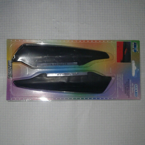 Спойлер на двірники чорні