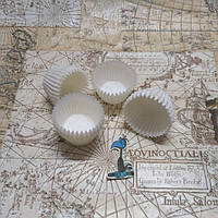 Паперові форми для цукерок Білі (30*24 мм) - 100 штук