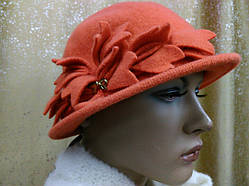 Зимова жіноча капелюха з вовни з квіткою, помаранчева