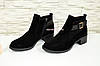 Жіночі замшеві чорні черевики на стійкому каблуці, фото 5