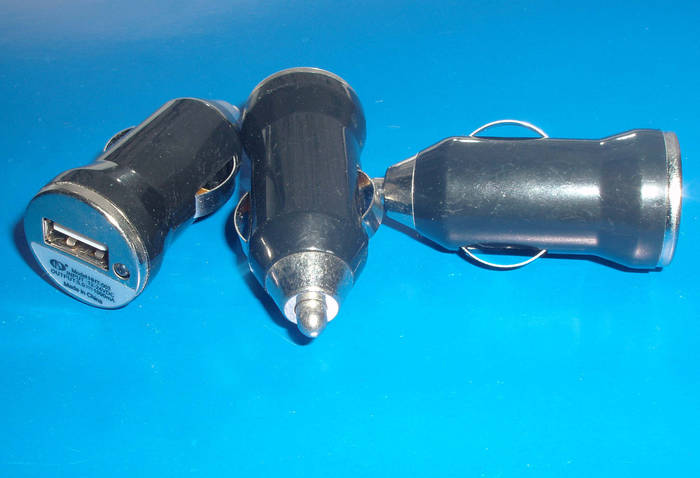 Купить Зарядное 12V -USB устройство в прикуриватель, цена 55 грн — Prom ...