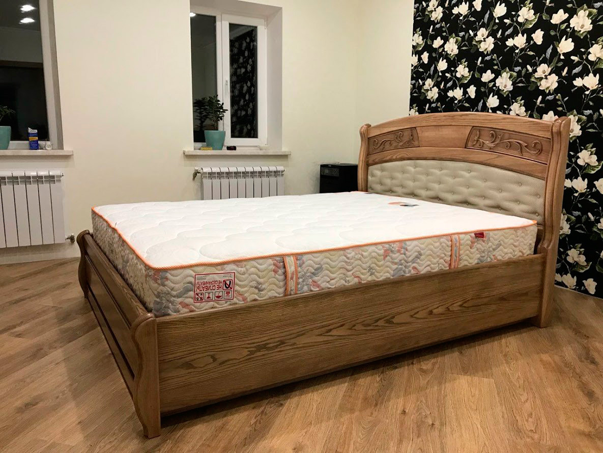 Ліжко двоспальне з елементами різьби "Соната"