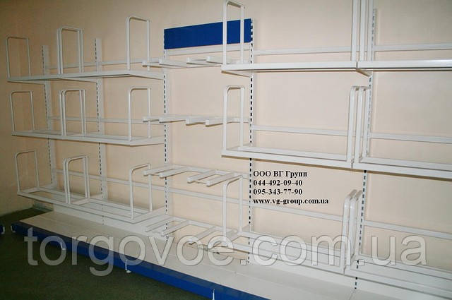Нові стелажі в автомагазин для дисків. Обладнання для автомагазину. Стелаж металевий торговий
