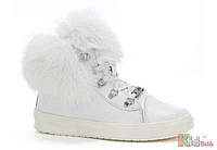Ботинки зимние белого цвета  для девочки (29 размер)  Bartek