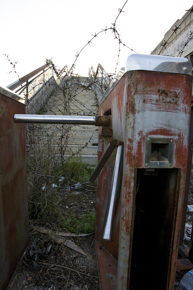 Занедбані турнікети в аеропорту Нікосія