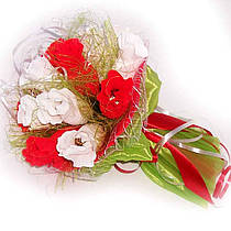 Букет із цукерок Червоно-білі троянди
