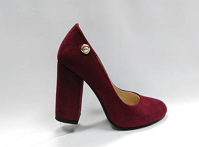 Замшеві туфлі на підборах. Розміри: 34, 35 (бордо);  35 (чорні).