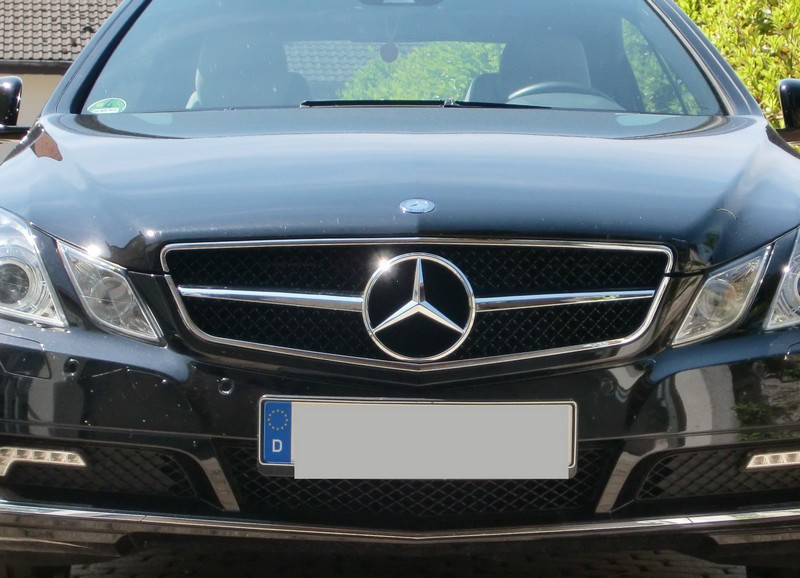 Решітка радіатора Mercedes C207 (09-13) стиль AMG (чорна + хром)