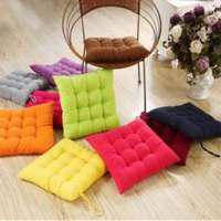 Подушки на стільці і табурети