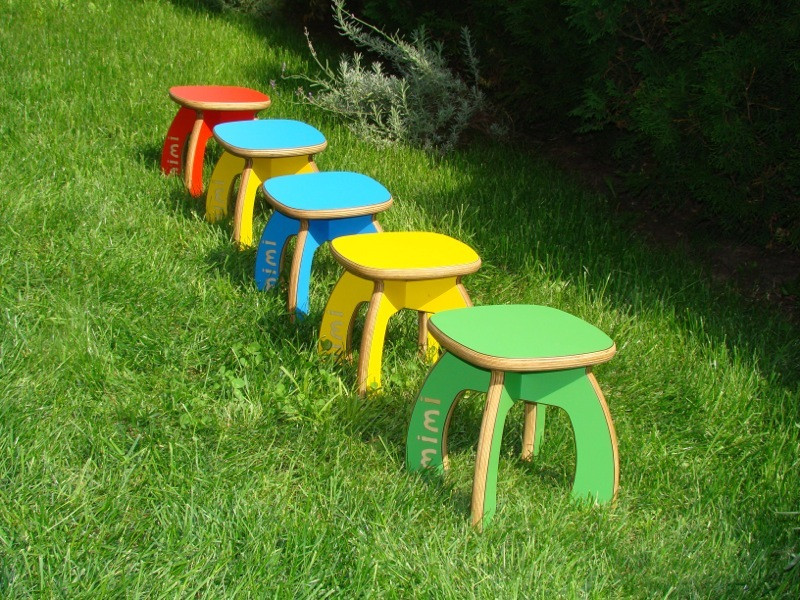 Стільчик дитячий Карапуз