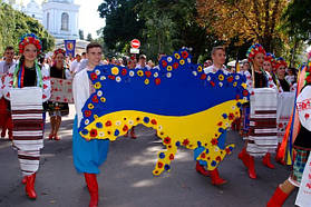 Парад вишиванок 2014 "Полтава вишивана" 6