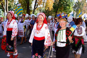 Парад вишиванок 2014 "Полтава вишивана" 9