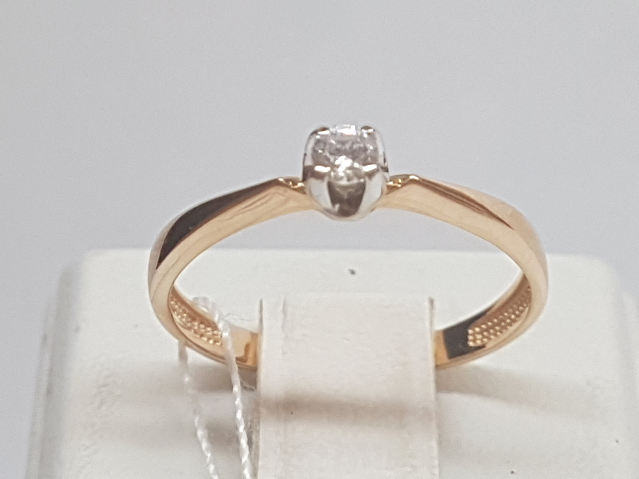 Золоте кільце з фіанітом. 700030 16