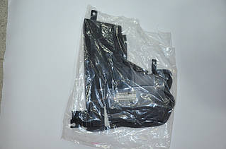 Дефлектор радіатора нижній лівий Nissan Leaf