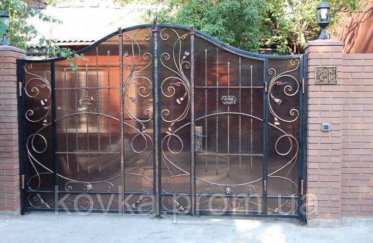 Распашные ворота с встроенной калиткой, с поликарбонатом, код: 01029 - фото 2 - id-p11580559