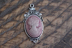 Брошка Камея