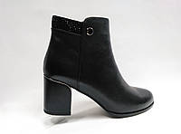 Чорні шкіряні черевики на підборах. Ботильйони. Розміри: 36, 40.