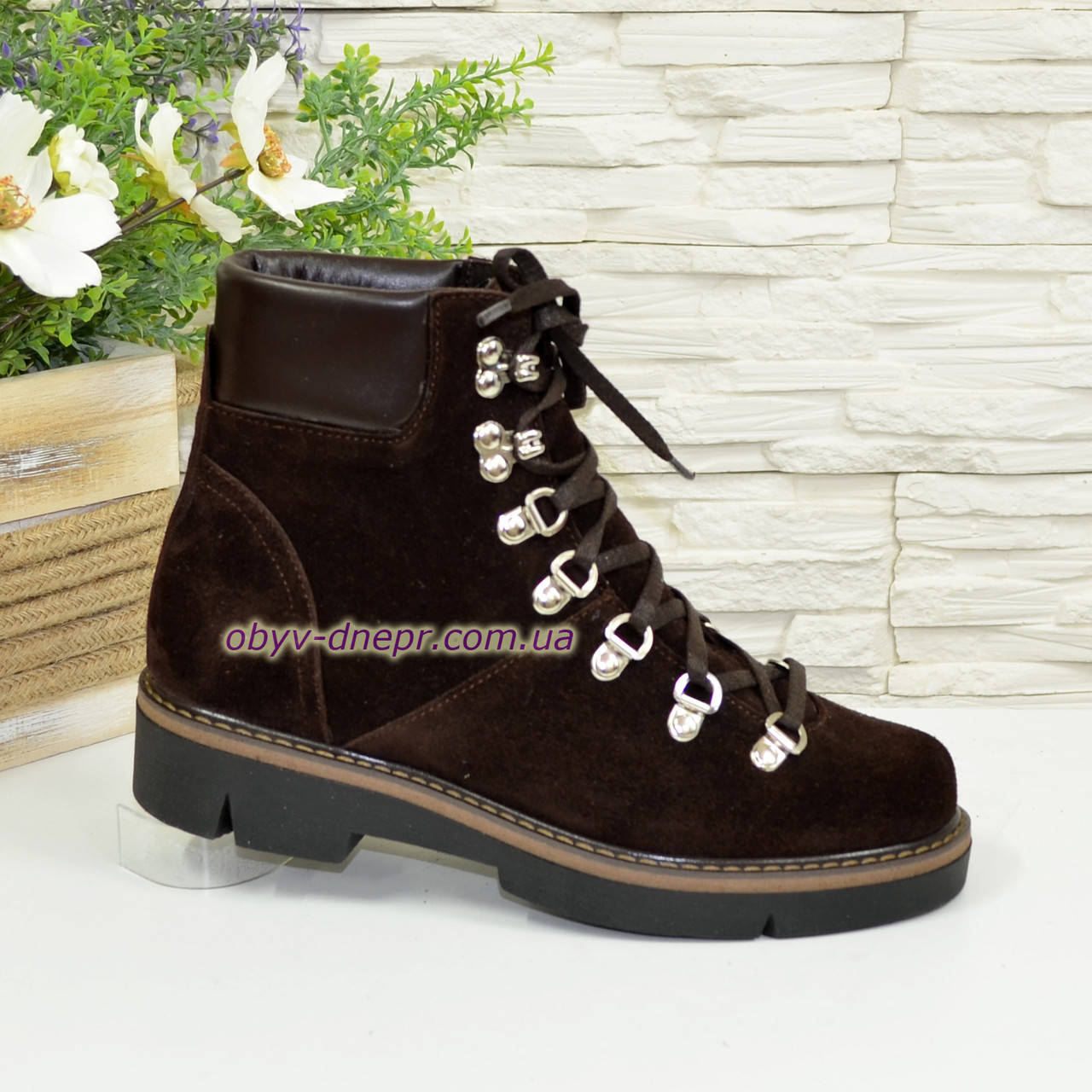 Черевики жіночі на низькому ходу, натуральна чорна замша, фото 1