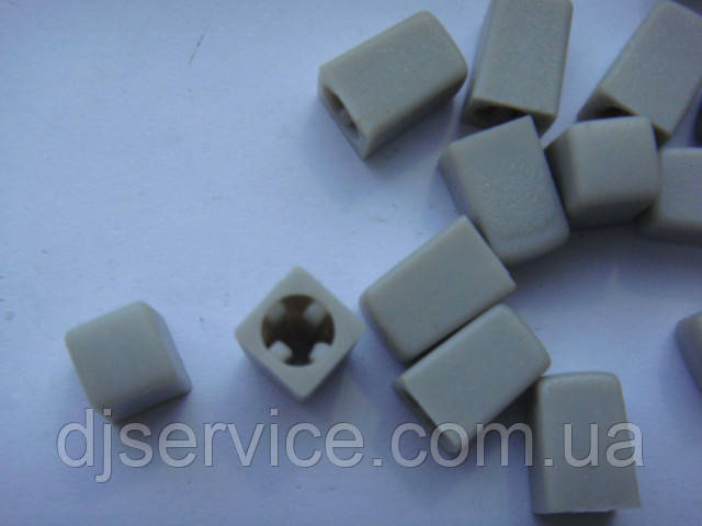 Штовхач кнопки 7.5x7.5x13.5mm для пультів, процесорів, кросоверів
