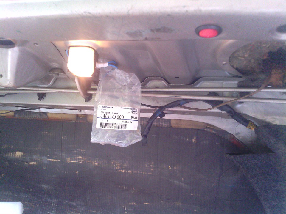Плафон освітлення багажника Subaru Legacy B13 03-08, 84611GA000