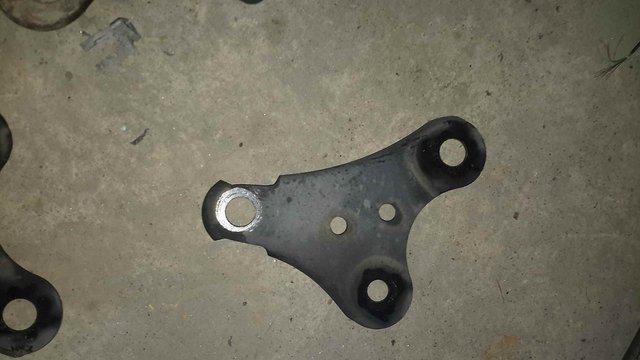 Кронштейн важеля підвіски Subaru Outback, Legacy B13 03-08, 20216AG011