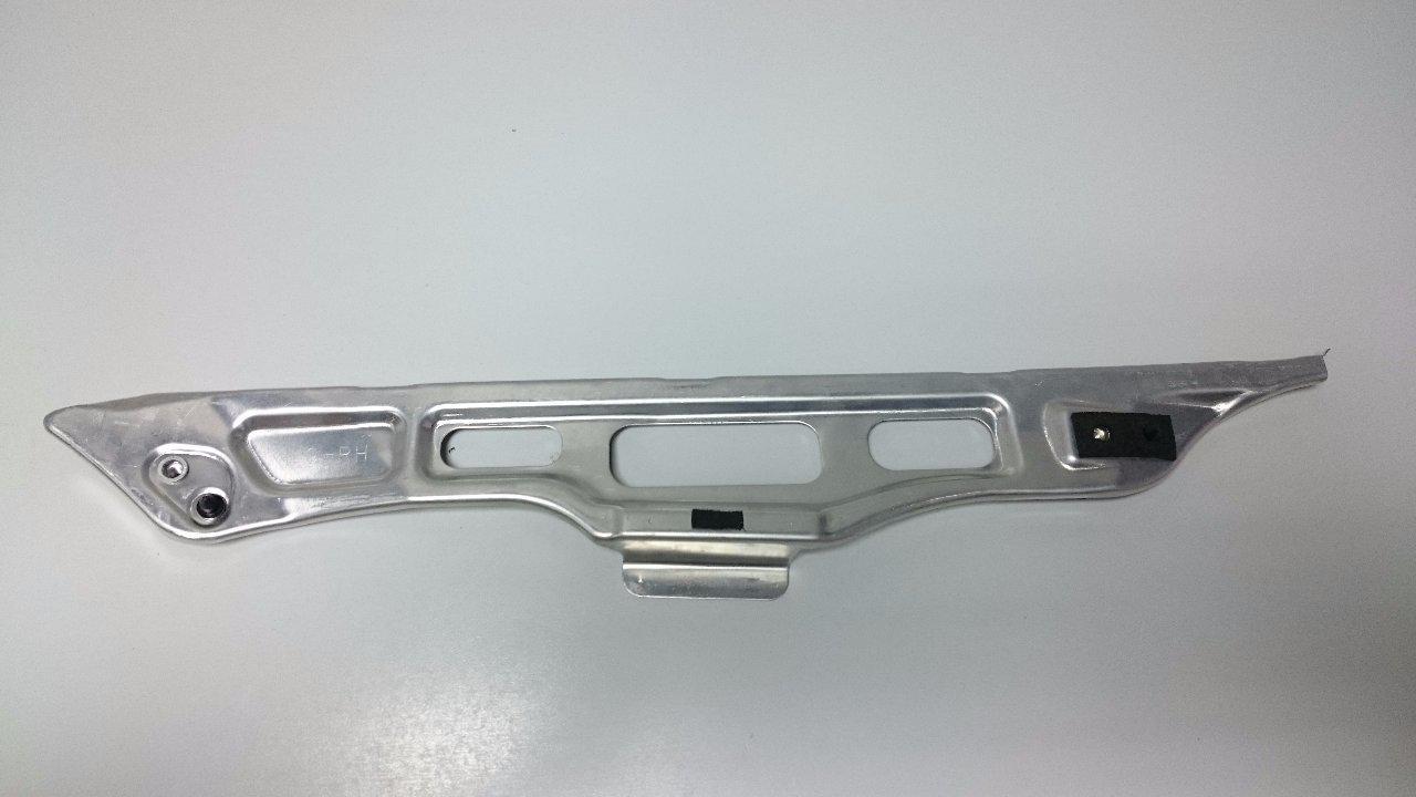 Кронштейн заднього бампера Subaru Outback, Legacy B13 03-08, 57717AG000