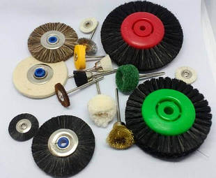 Щітки та крацовки