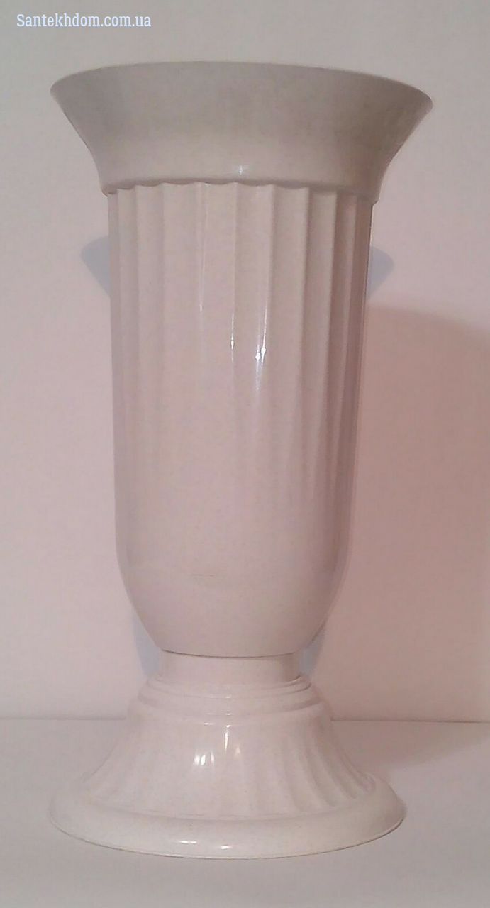 Пластикова ваза для квітів