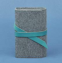 Блокнот (софт-бук) фетровий із змінними зошитами закривається шкіряним хлястиком