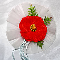 Розетки зі штучними маками та фатином напрокат