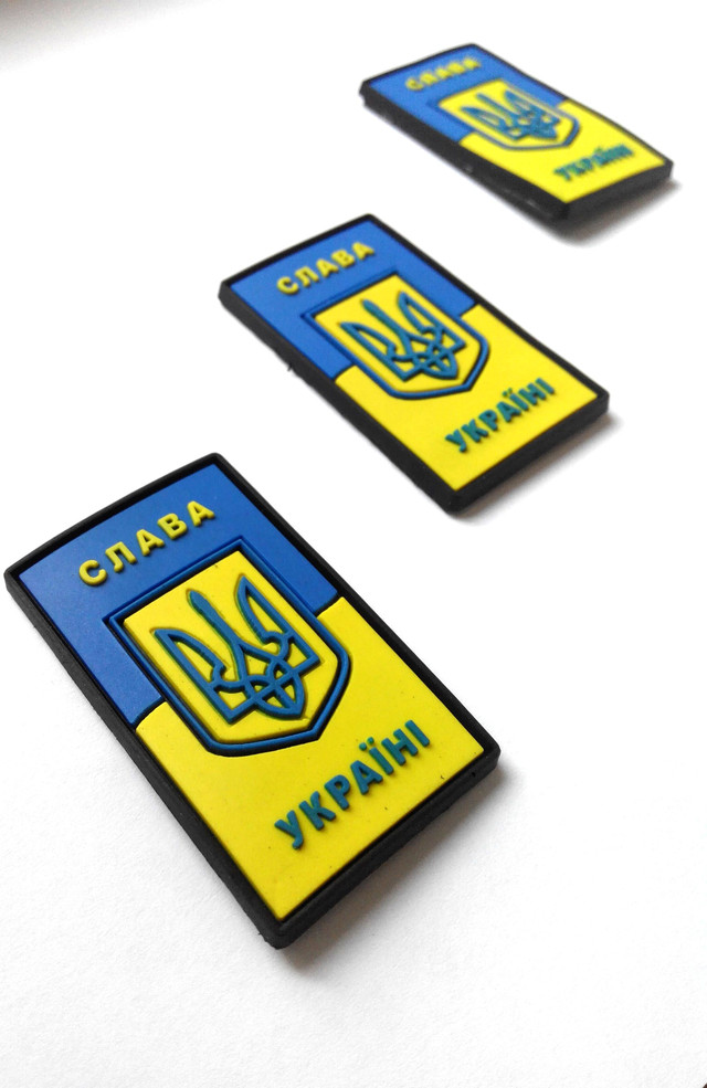 Сувениры с украинской тематикой на заказ Магниты сувенирные с гербом Украины от производителя