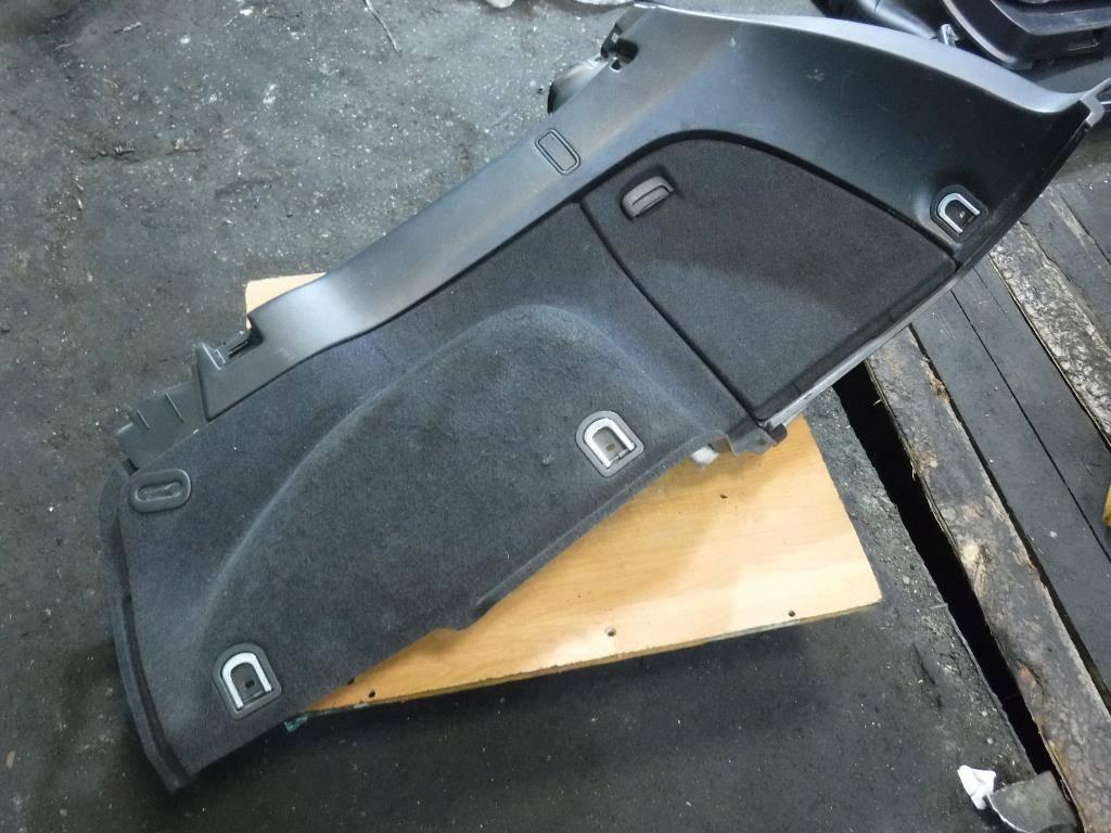 Обшивка багажника права Subaru Outback, Legacy B13 03-08, 94511AG070