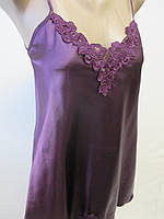 Жіночі атласні пеньюари.